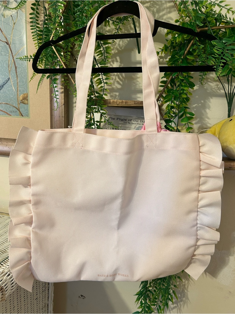 Pink Ruffle feminine Tote with Satin Bow - Sweetest Song Bath and Body Works - Picture 2 of 5